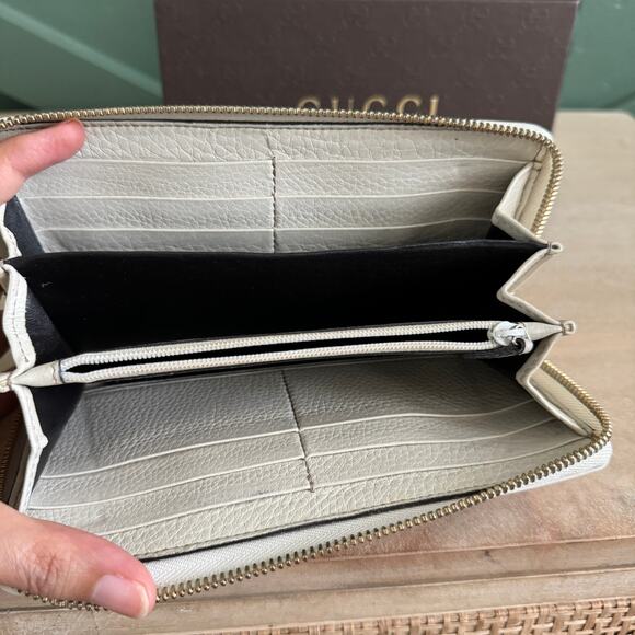 Gucci Pebble Calfskin Soho Zip Around Wallet Camellia White - Picture 13 of 14